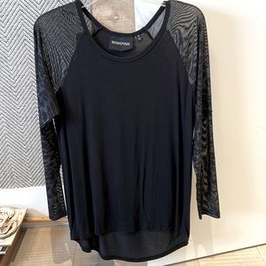Women’s black shirt